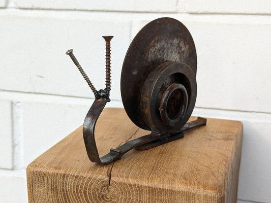 Schnecke „In-Dustrial“
